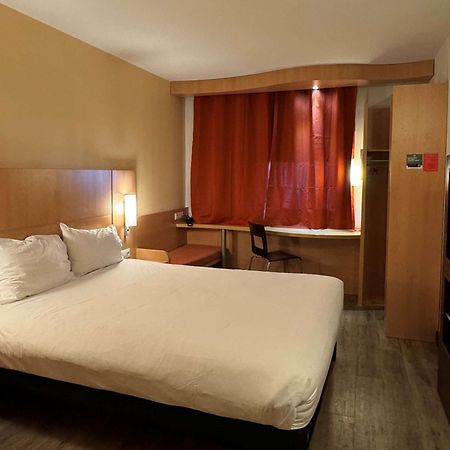 Ibis Istres Trigance Exterior foto